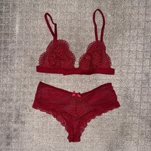 Women's Lace Bralette & Bikini Set - Burgundy
